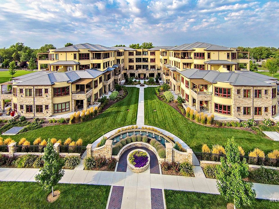 1st image of 3075 W Crescent Rim Dr #206