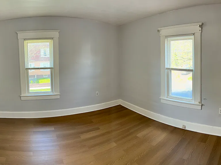 71 Schubert St — Photo 9