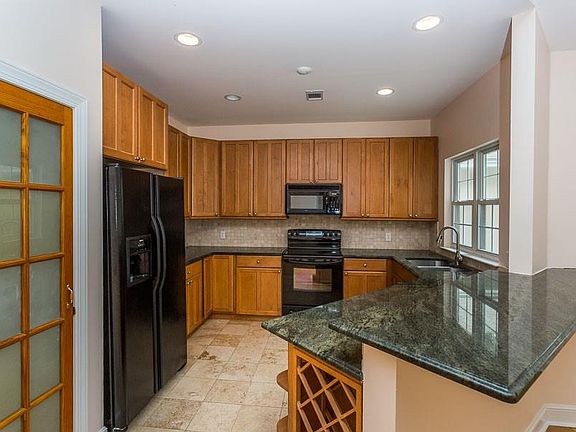 5th image of 611 Bellemeade
