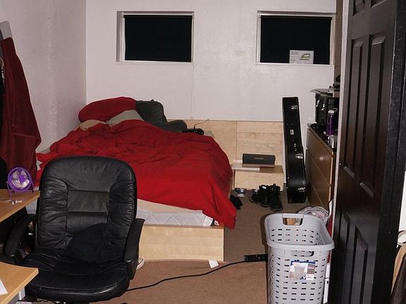 4th image of 2429 Clifton Ave