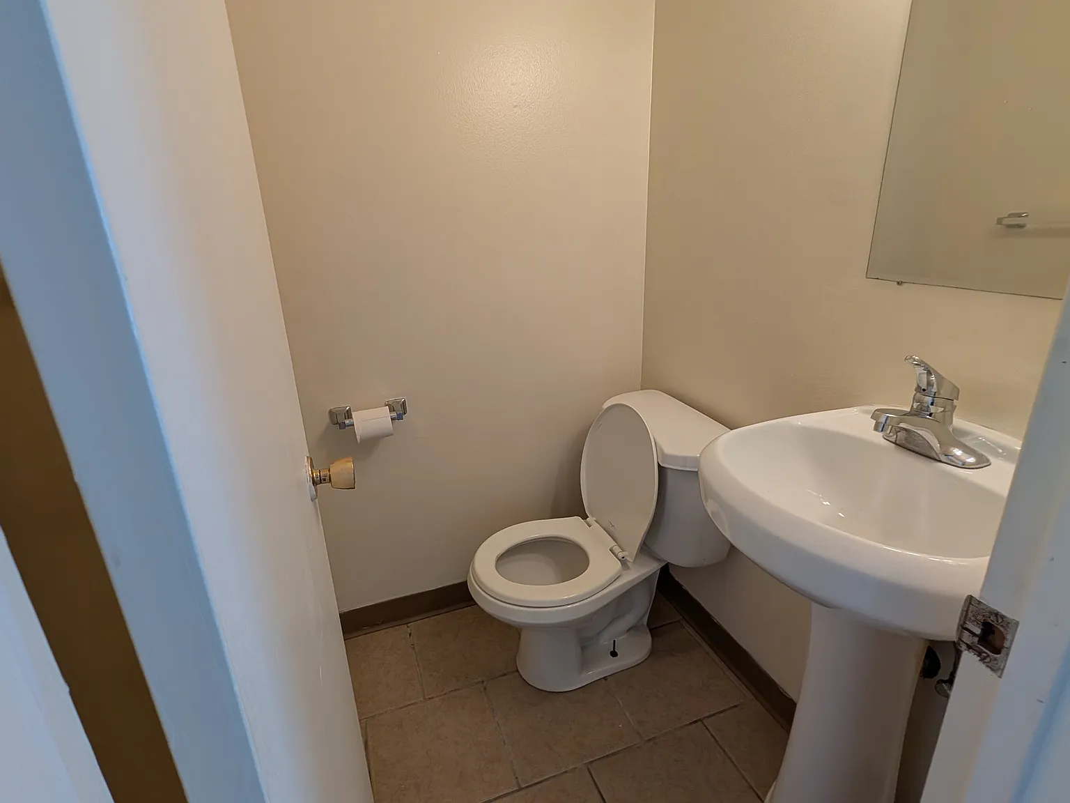 2 Curtis Court - 5 — Photo 4