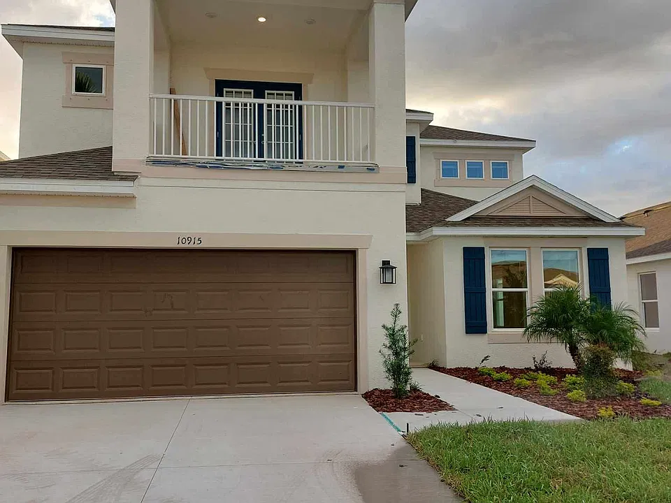 10915 Fieldstone Dr