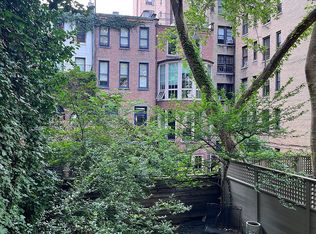 243 E 71st St, New York, NY 10021