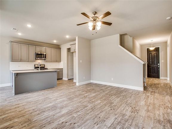 5th image of 1901 Angus Dr