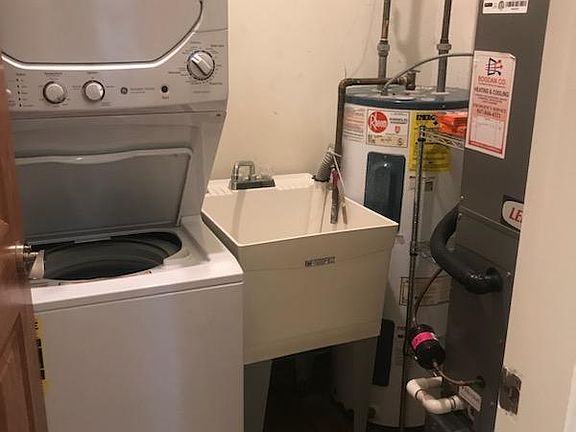 3rd image of 1365 N Sterling Ave #209C