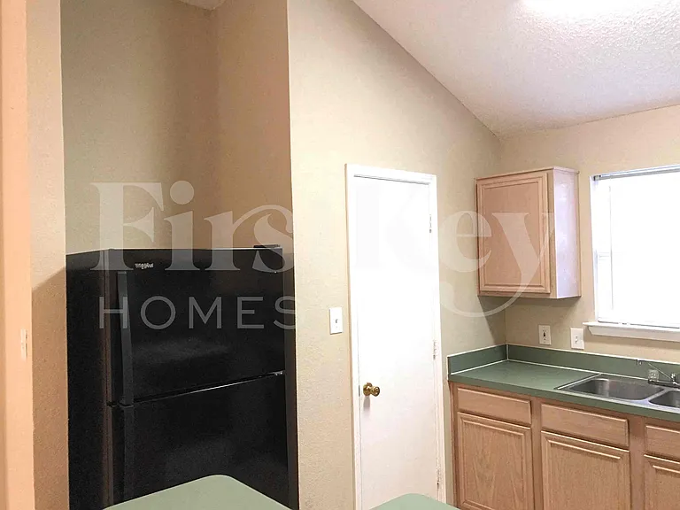 10640 Towerwood Dr — Photo 8