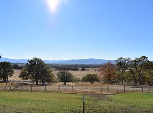 924 Linn Rd, Eagle Point, OR 97524