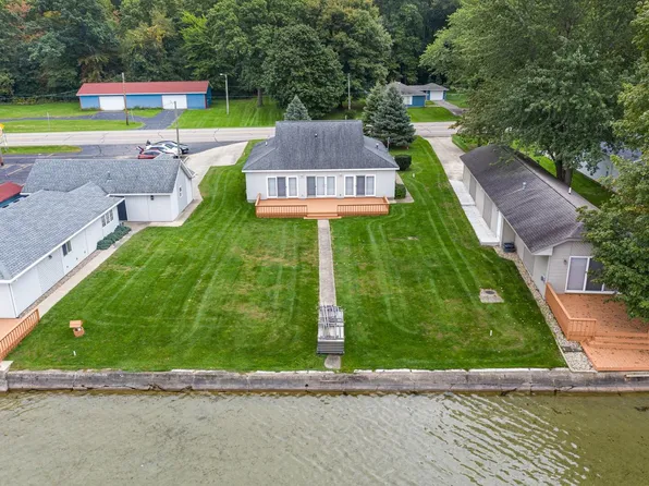 19976 M 60, Three Rivers, MI 49093