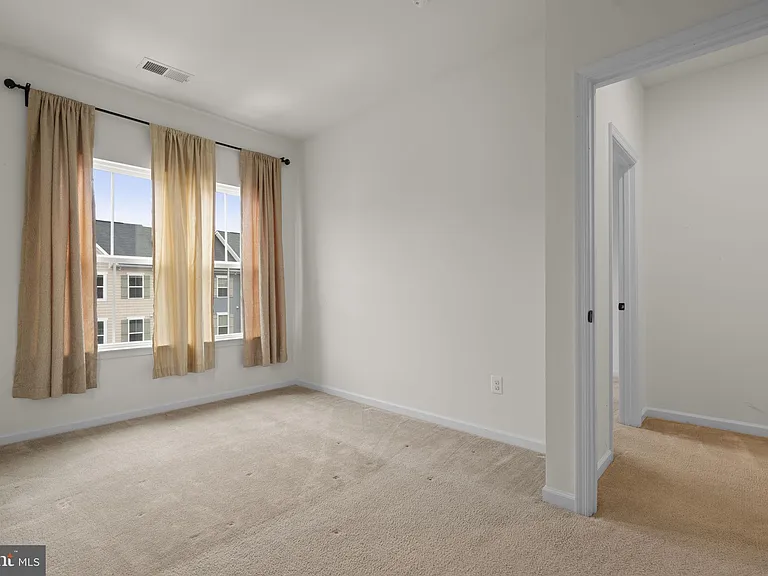 41690 McMonagle Sq — Photo 16