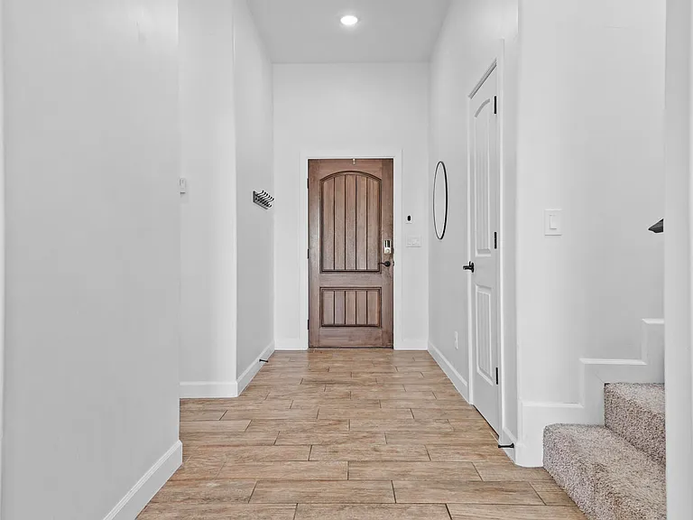 979 Airship Pl — Photo 9