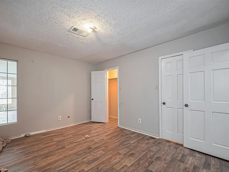 811 Loire Ln — Photo 27