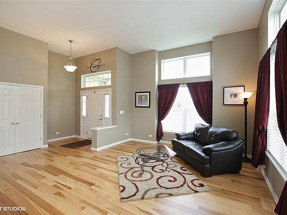 2nd image of 10238 Lenox Ct
