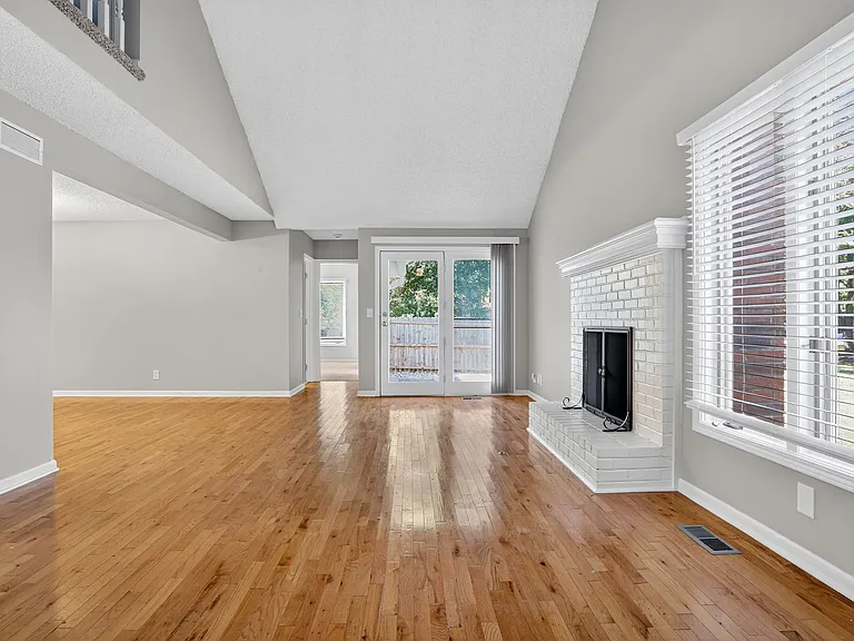 10800 W 116th St — Photo 5
