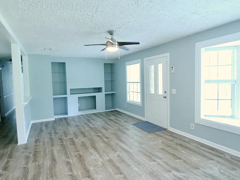 3336 Pine Oaks Ln — Photo 8
