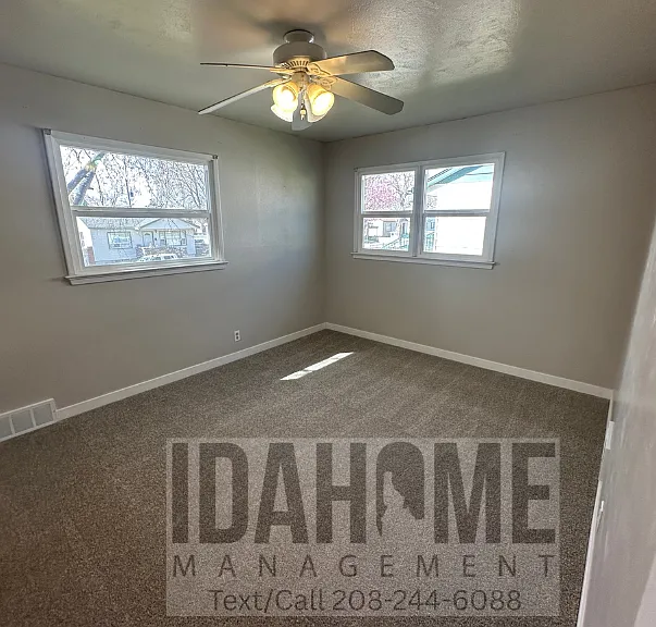 552 Euclid Ave — Photo 17