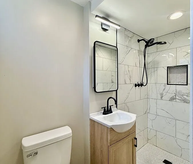733 Crittenden St NE — Photo 23