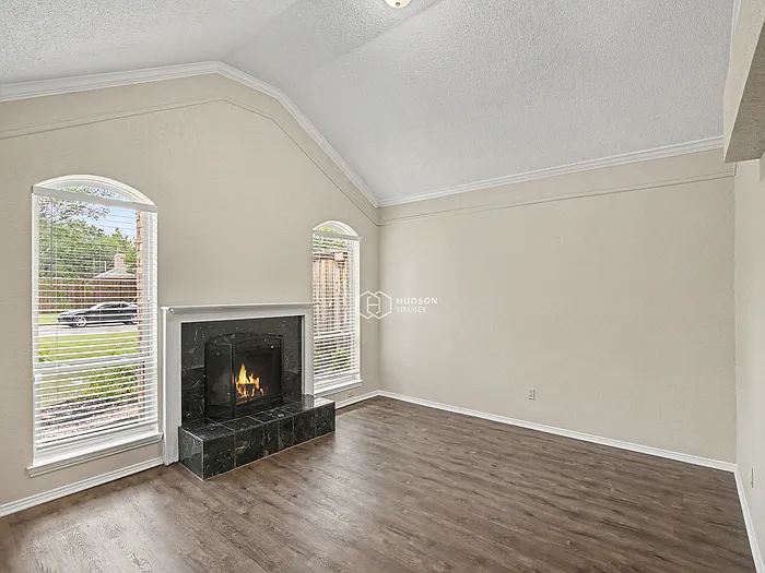 2702 Kingswood Ct — Photo 5