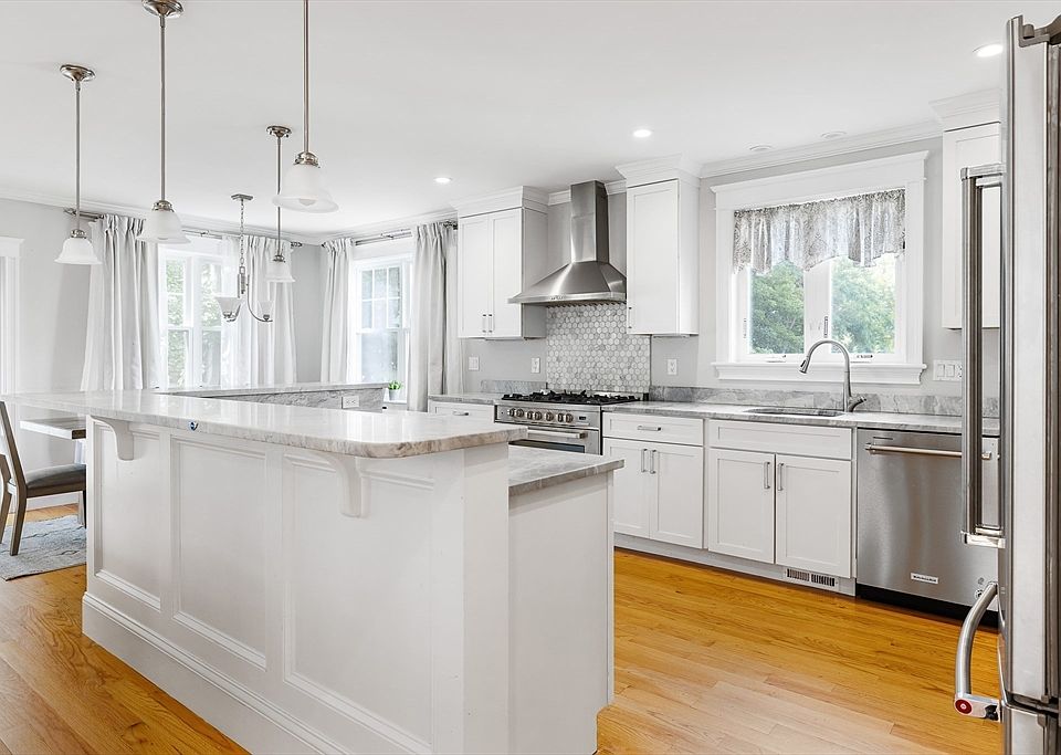 1st image of 37 Sassamon Ave