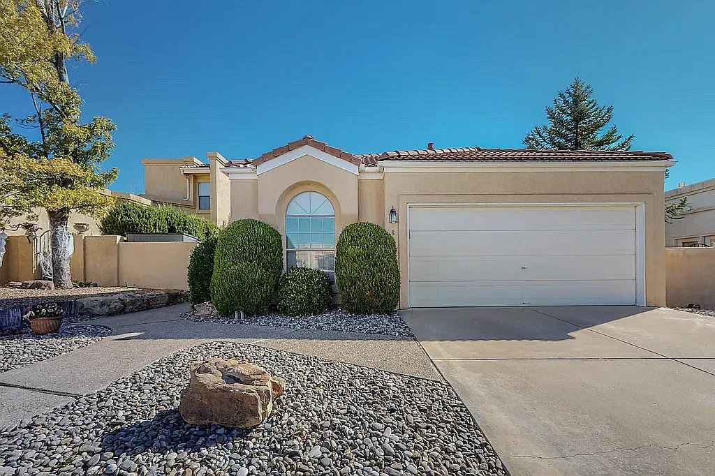 3 bed, 1600 sqft, $2,800 — Photo 1