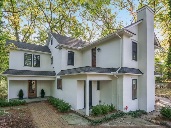 2202 Glenwood Dr, Kalamazoo, MI 49008