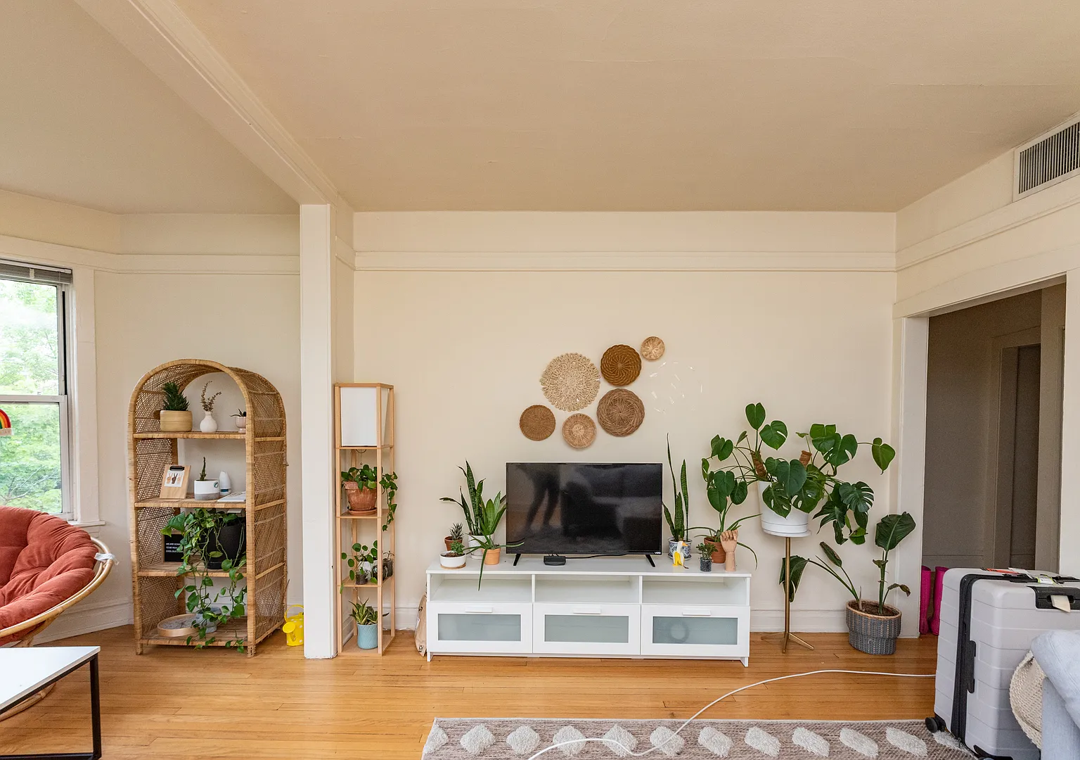 2 bed, 1.0 bath, $2,800 — Photo 2