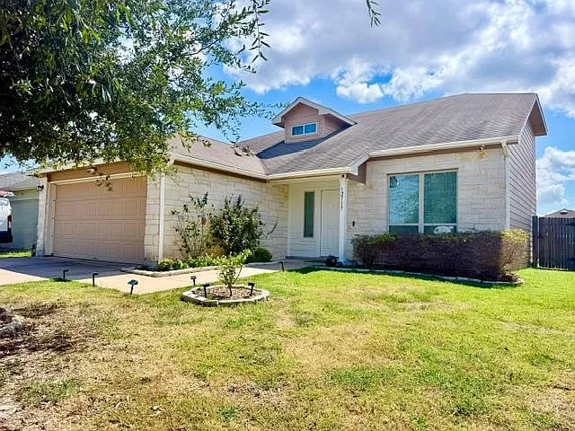 3 bed, 2.5 bath, 1654 sqft, $1,875 — Photo 2