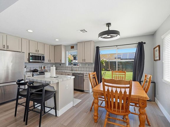4th image of 3848 Prince George Ln