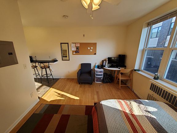 4th image of 1819 N Cambridge Ave #113