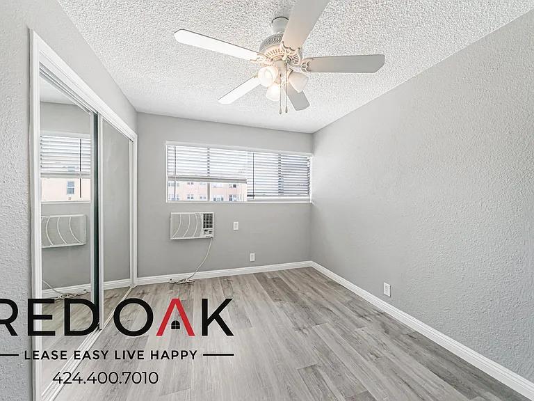 1036 Normandie Ave #11 — Photo 8