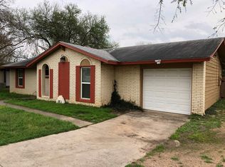 921 E Blanco Rd, Boerne, TX 78006