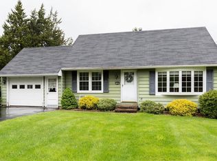 7205 Taylor Rd, East Syracuse, NY 13057
