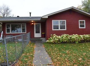 402 Maple Ln, Moorhead, MN 56560
