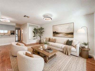 22131 W Oxnard St #A, Woodland Hills, CA, 91367