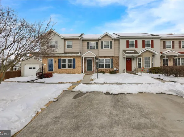 1111 Hampden Dr, Strasburg, PA 17579