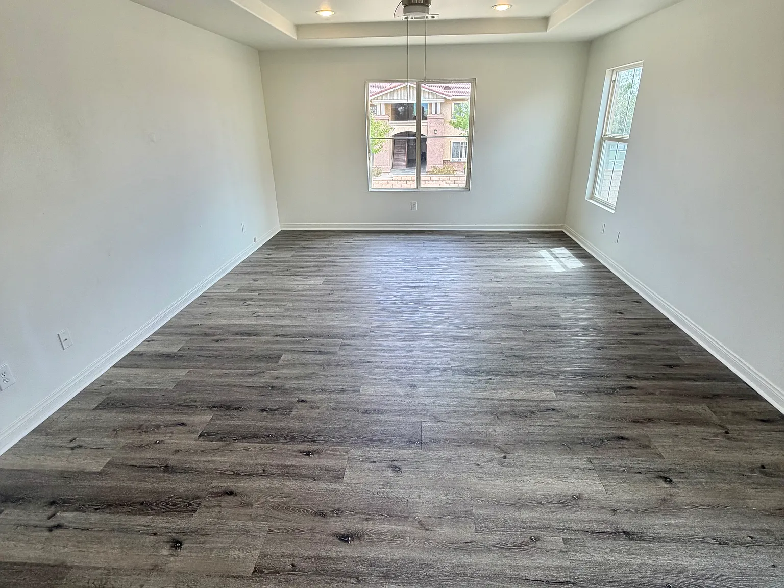 6 bed, 3046 sqft, $3,300 — Photo 4