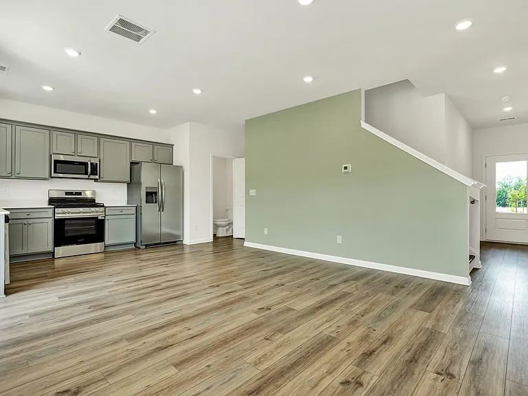 5010 Highwood Dr NE — Photo 8