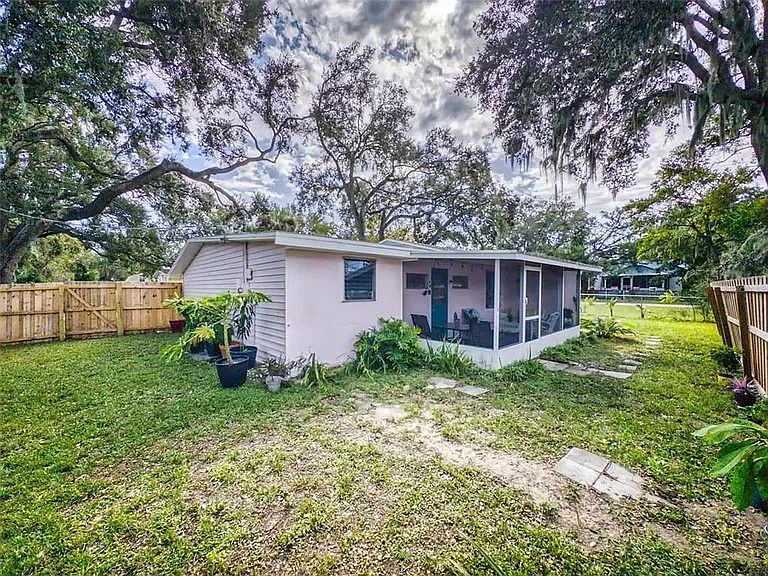 630 Olive St — Photo 34