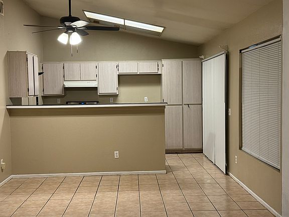 5th image of 15011 Stafford Ave