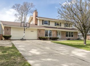 7453 N Chadwick Rd, Glendale, WI 53217
