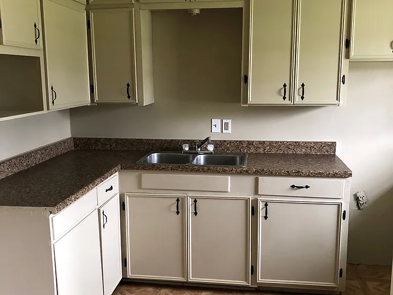 805 Matchett St — Photo 9