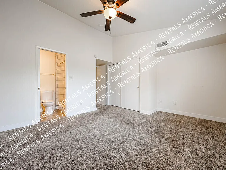 2842 E Irwin Ave — Photo 15