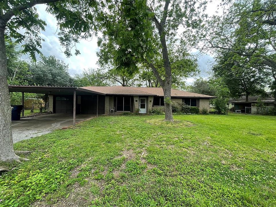 206 Avenue C, Brazoria, TX 77422 | MLS #76413738 | Zillow