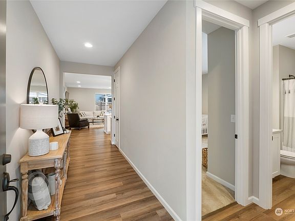 5th image of 18660 Edmunds Lane E