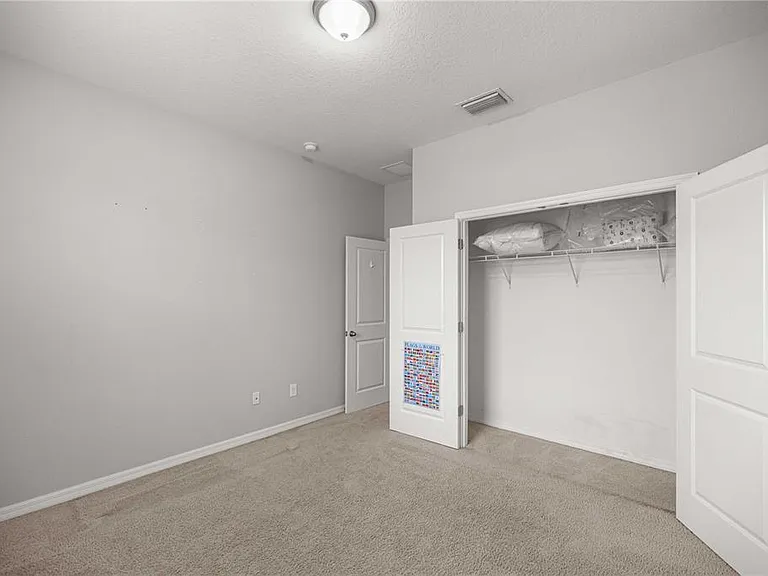 5649 SW 50th Ave — Photo 15