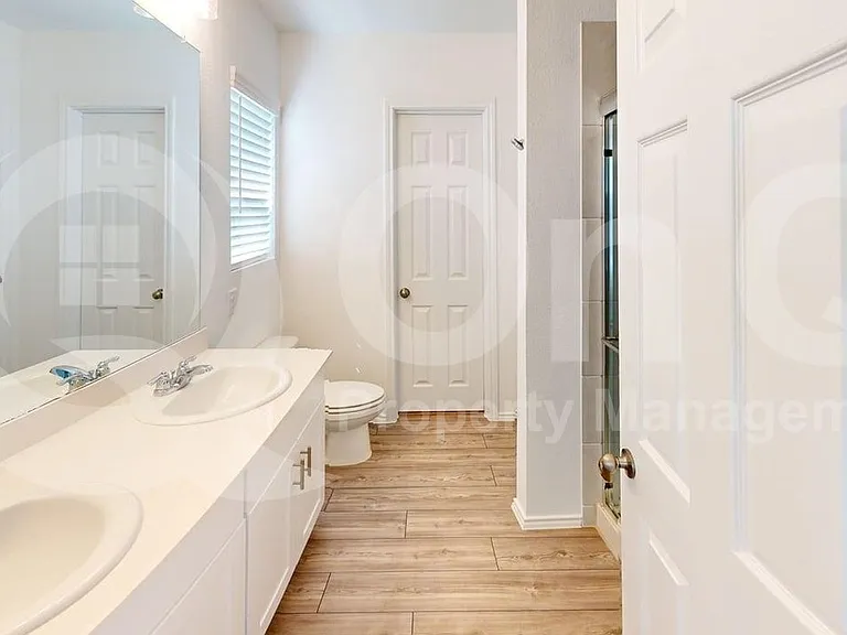 812 Poppy Cove Ln — Photo 13
