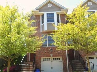 2 James Ln, Tenafly, NJ 07670