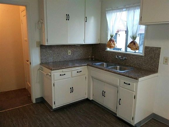 5th image of 3608 W 61st St