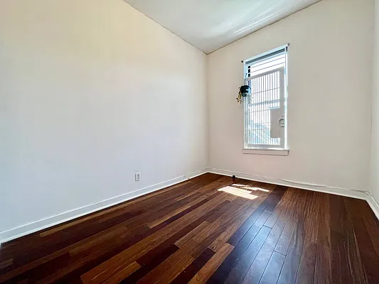 Rented by Zjama Realty Corp | media 12