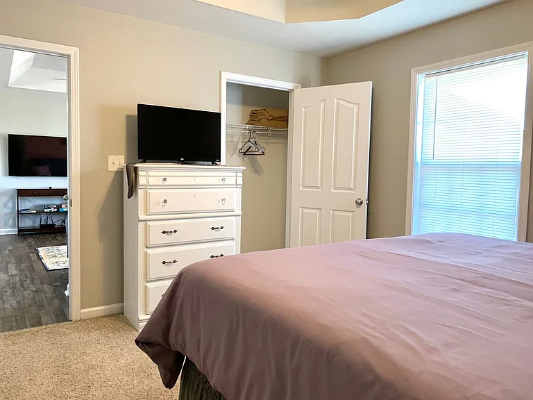 556 Oakmont Dr — Photo 16
