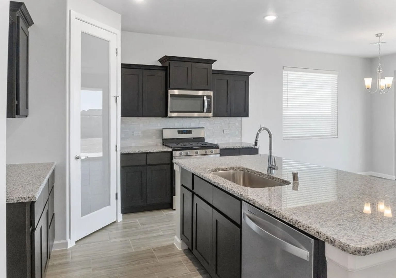 Move-in ready and designed with modern living in mind — Photo 4